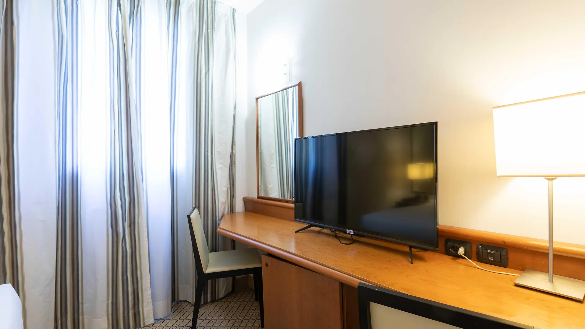 **** Hotel Belstay Milano Linate Peschiera Borromeo Italy
